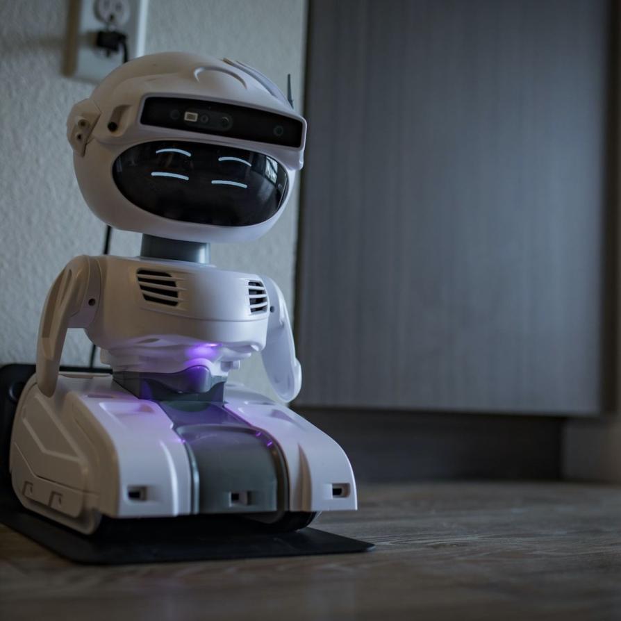 How Can AI Robots Be Used to Create a More Harmonious Family Environment?